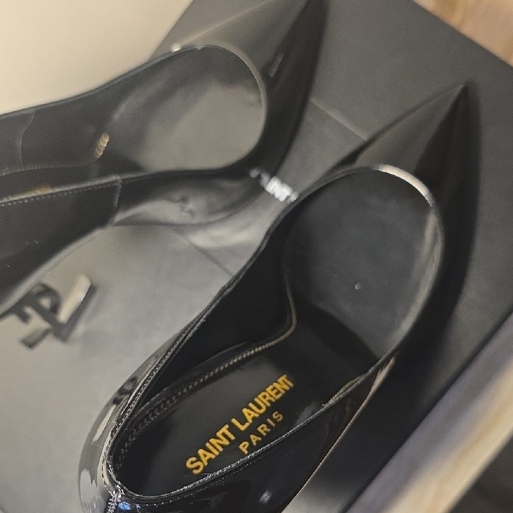 Saint Laurent Glossy Black Heels with Iconic Logo Heel - Picture 8 of 9